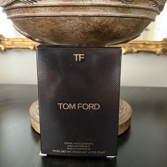 Tom Ford Shade & Illuminate Highlighting Duo Palette - Picture 3 of 6